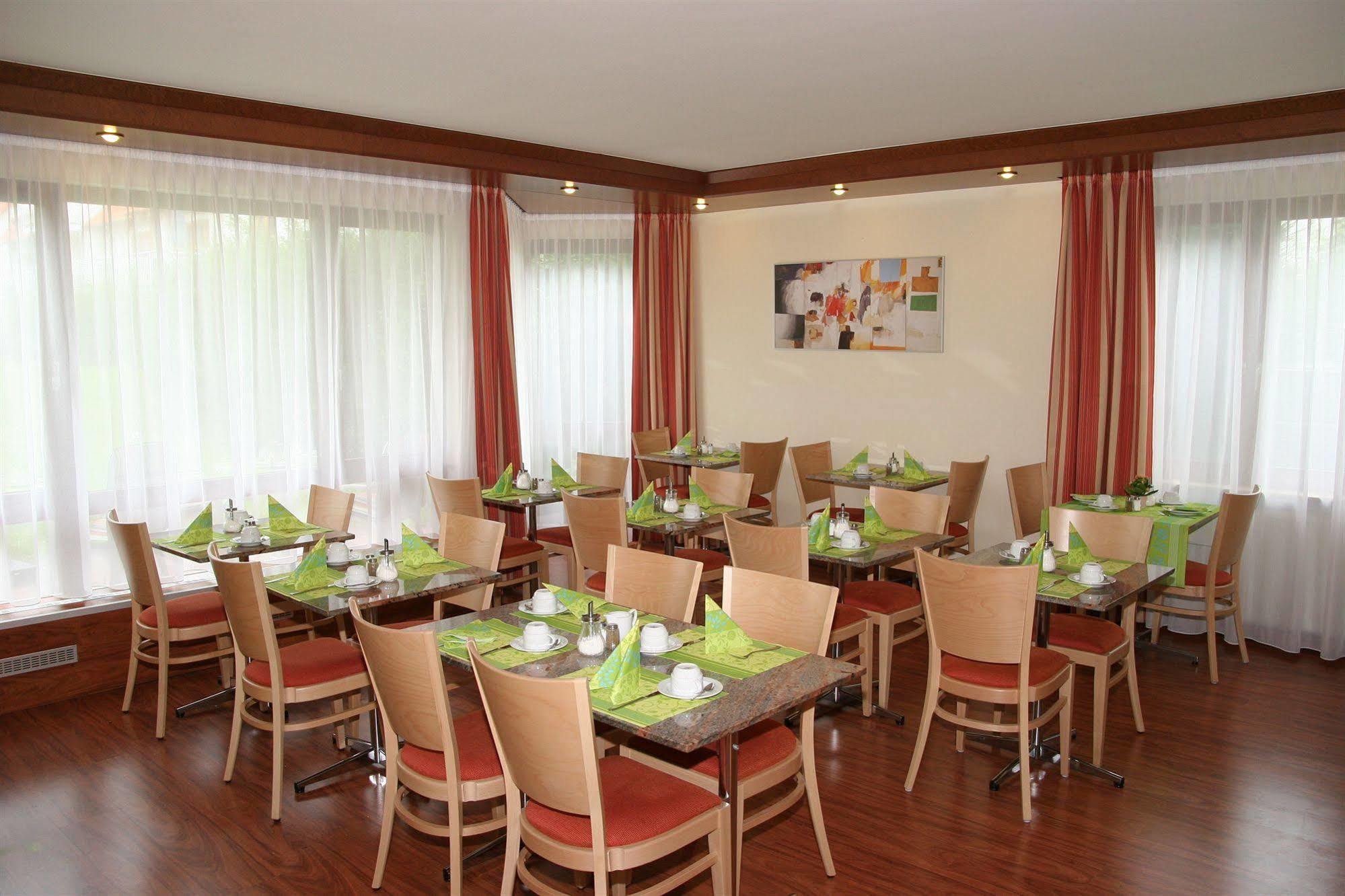 Hotel Flora Mohringen Stoccarda Ristorante foto